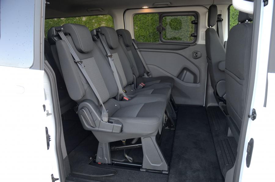 Интерьер Ford Tourneo Custom LWB 2018 года  (ZA) (фото 20 из 22)